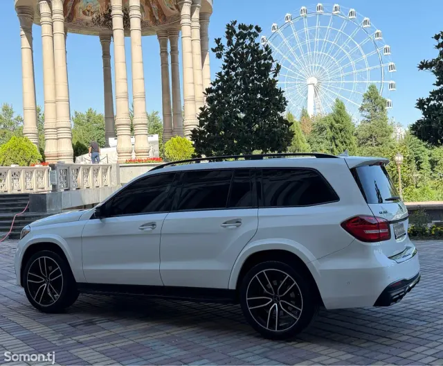 Mercedes-Benz GLS 2017 · 4.5 AT
