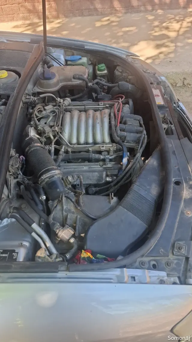 Audi A6 1998 · 2.4 AT