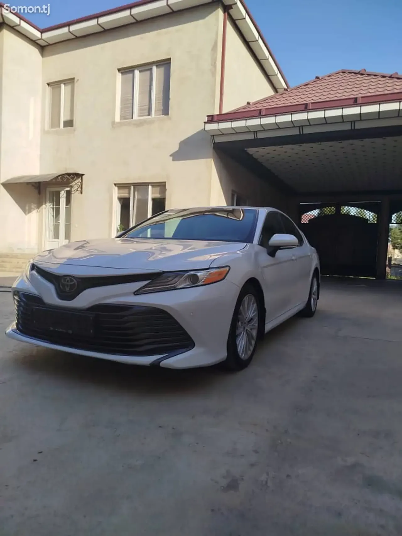 Toyota Camry 2018 · 2.5 AT