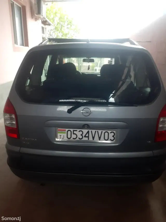 Opel Zafira 2003 · 1.8 MT
