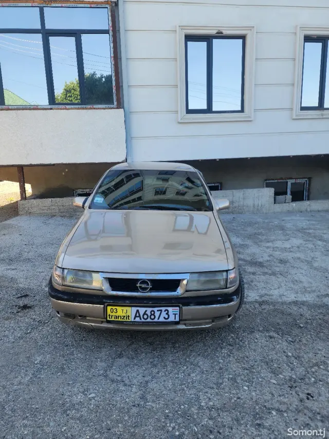 Opel Vectra A 1994 · 1.6 MT