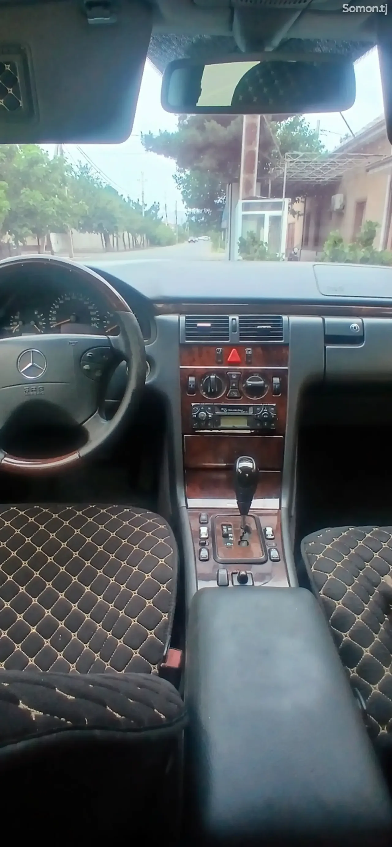 Mercedes-Benz W201 2001 · 2.0 AT