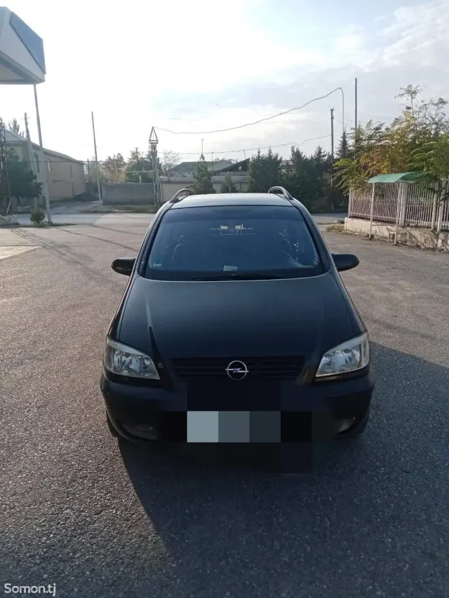 Opel Zafira 2002 · 1.8 MT