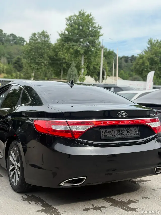 Hyundai Grandeur 2011 · 2.4 AT