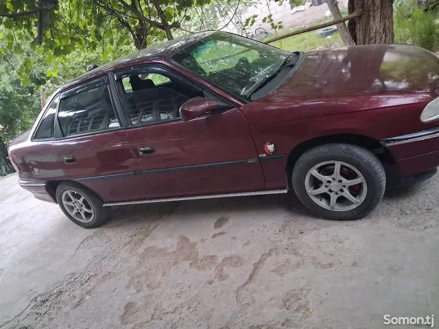 Opel Astra F 1993 · 1.6 MT