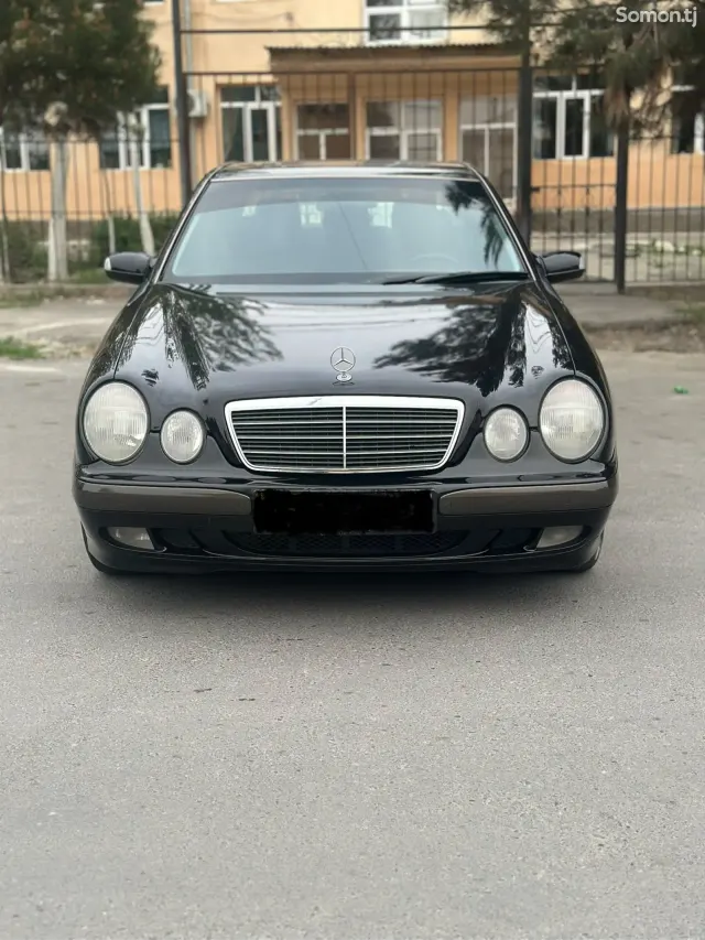 Mercedes-Benz E class 2000 · 2.0 MT