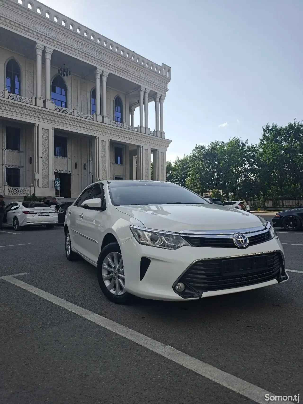 Toyota Camry 2015 · 2.5 AT