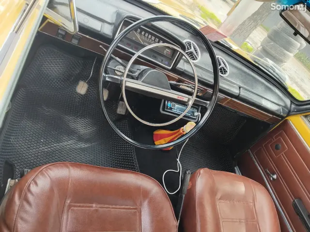 Lada (ВАЗ) 2111 1985 · 1.6 MT