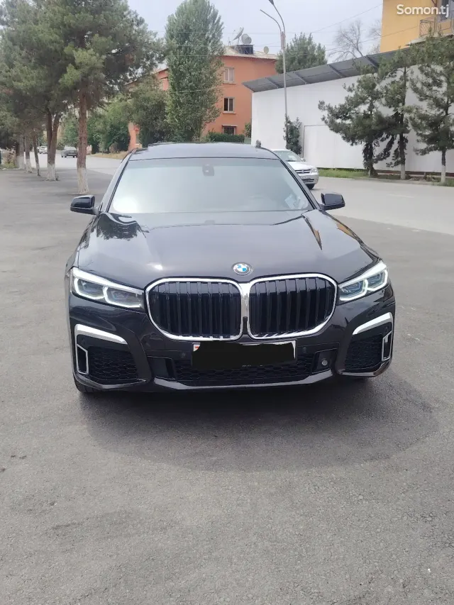 BMW 7 series 2012 · 4.4 AT