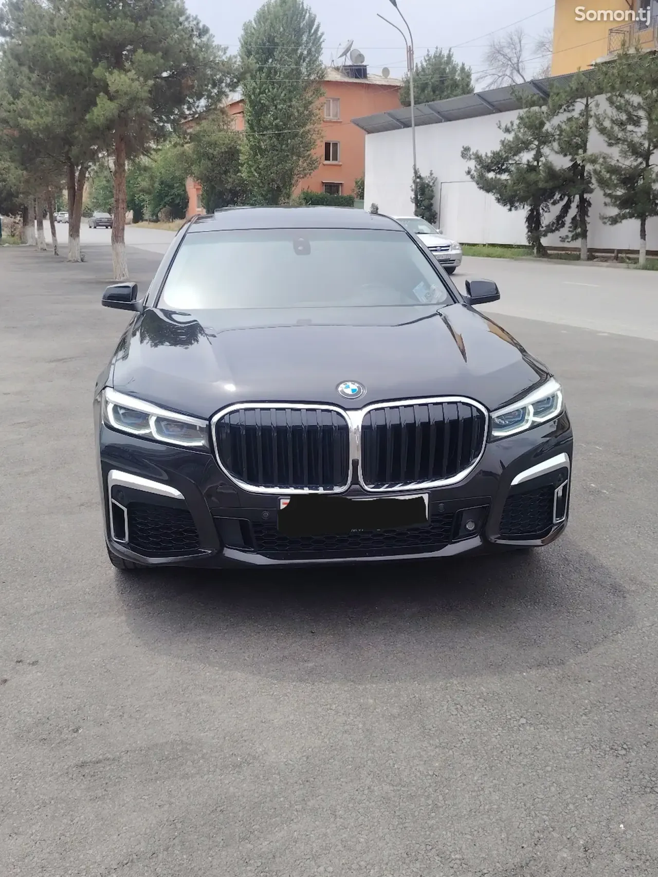 BMW 7 series 2012 · 4.4 AT