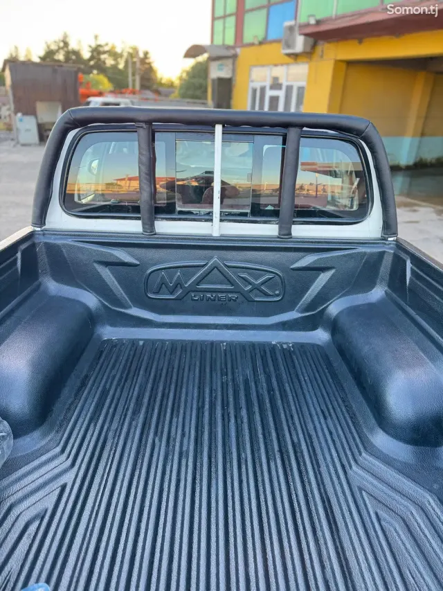 Toyota Hilux 2018 · 2.7 MT