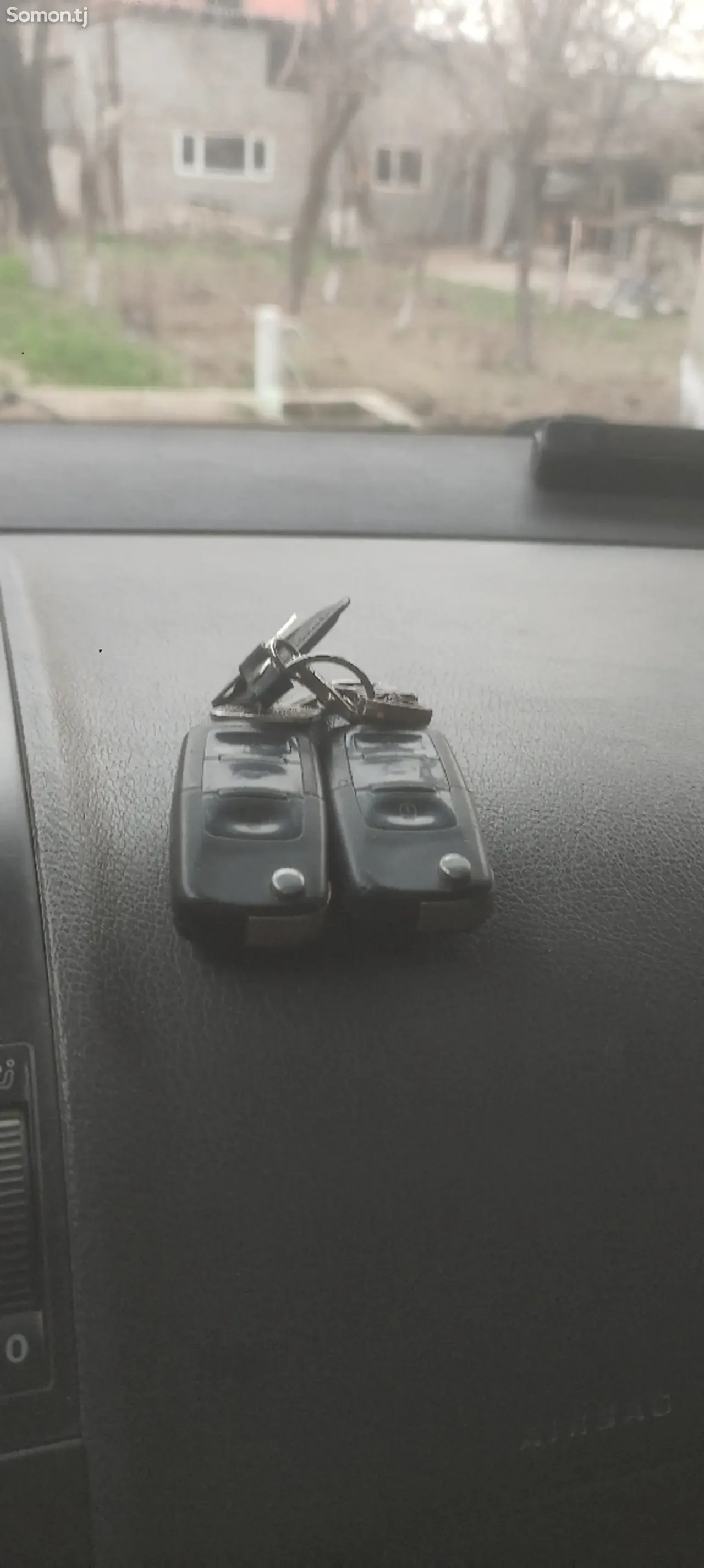 Volkswagen Touran 2006 · 1.9 MT