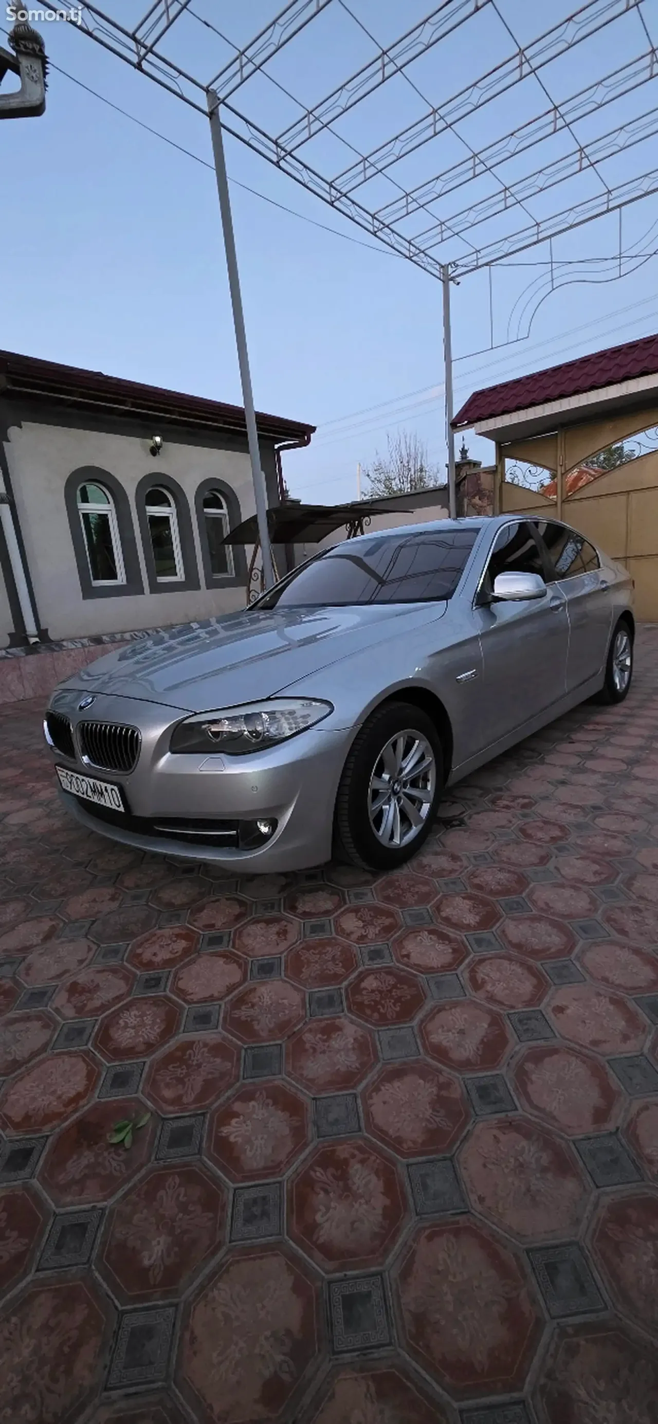 BMW 5 series 2012 · 2.0 AT