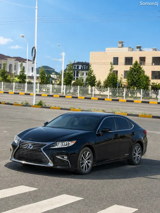 Lexus ES series 2016 · 2.5 AT