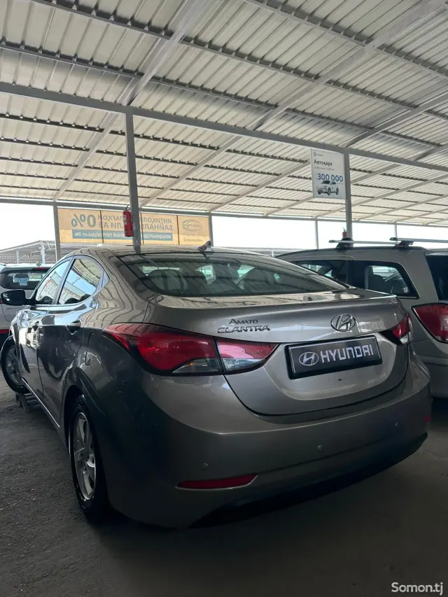 Hyundai Elantra 2014 · 1.8 AT
