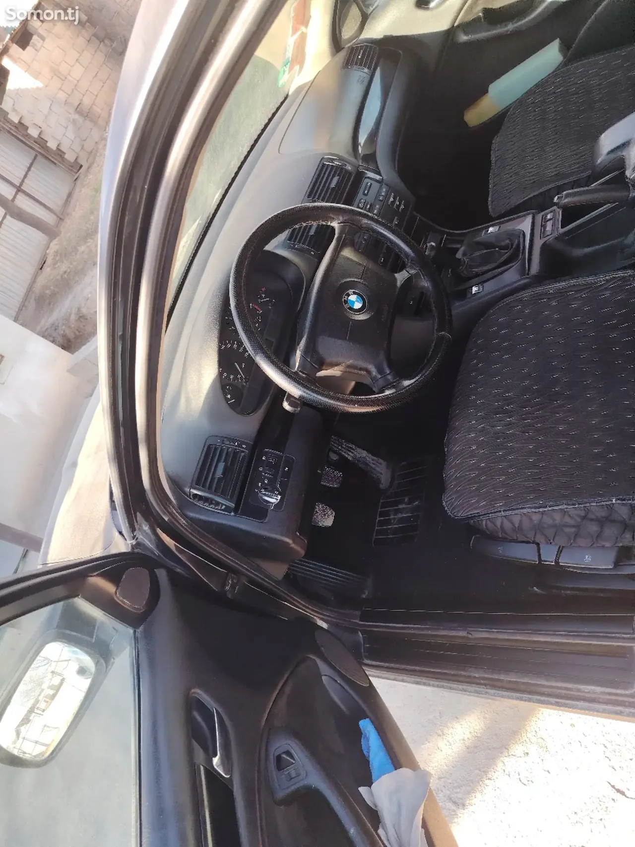 BMW 3 series 2000 · 1.8 MT