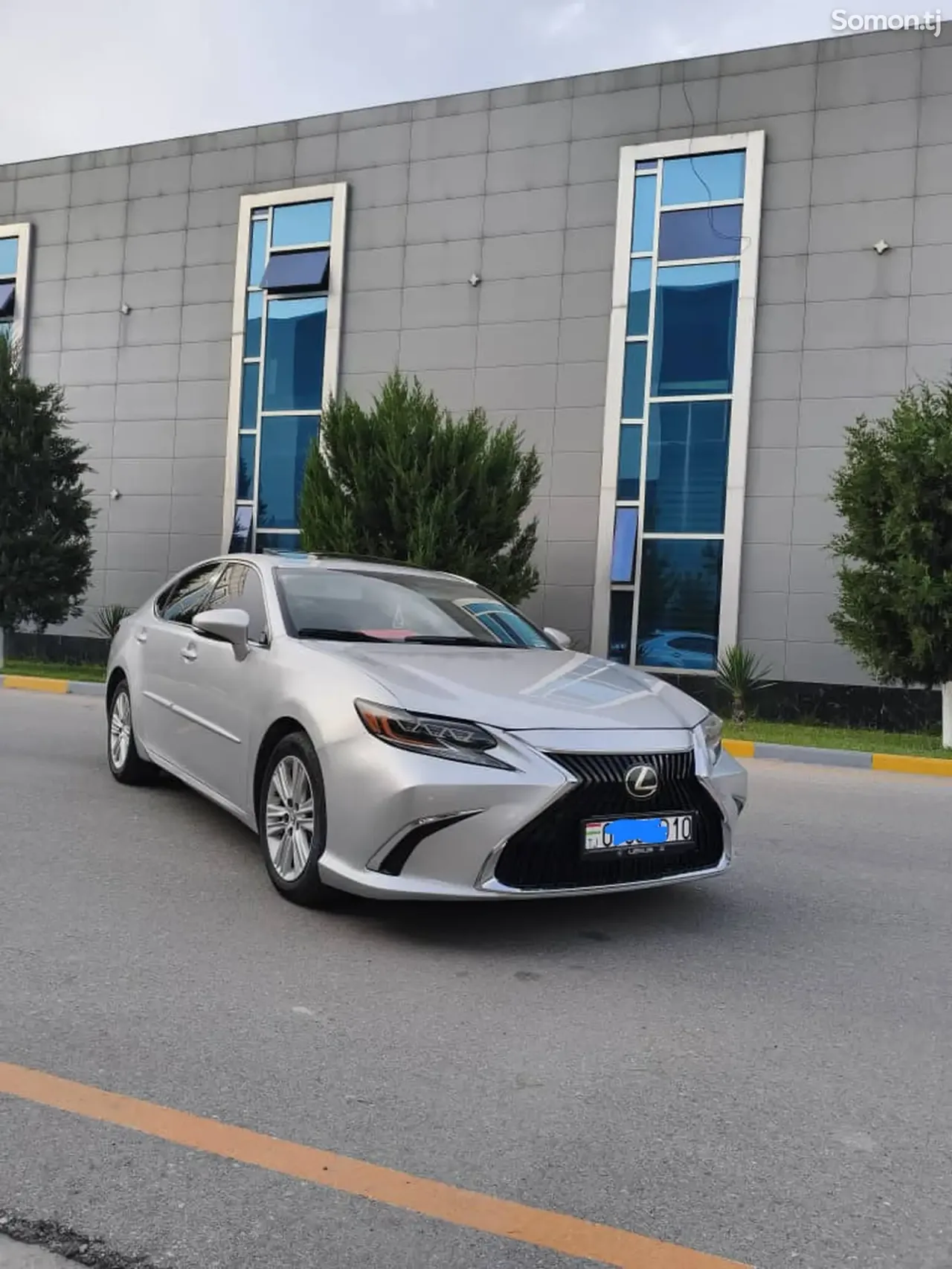 Lexus ES series 2013 · 3.5 AT