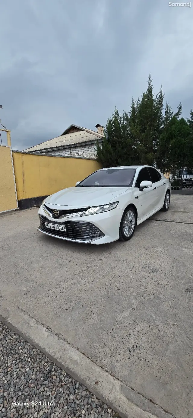 Toyota Camry 2018 · 2.5 AT