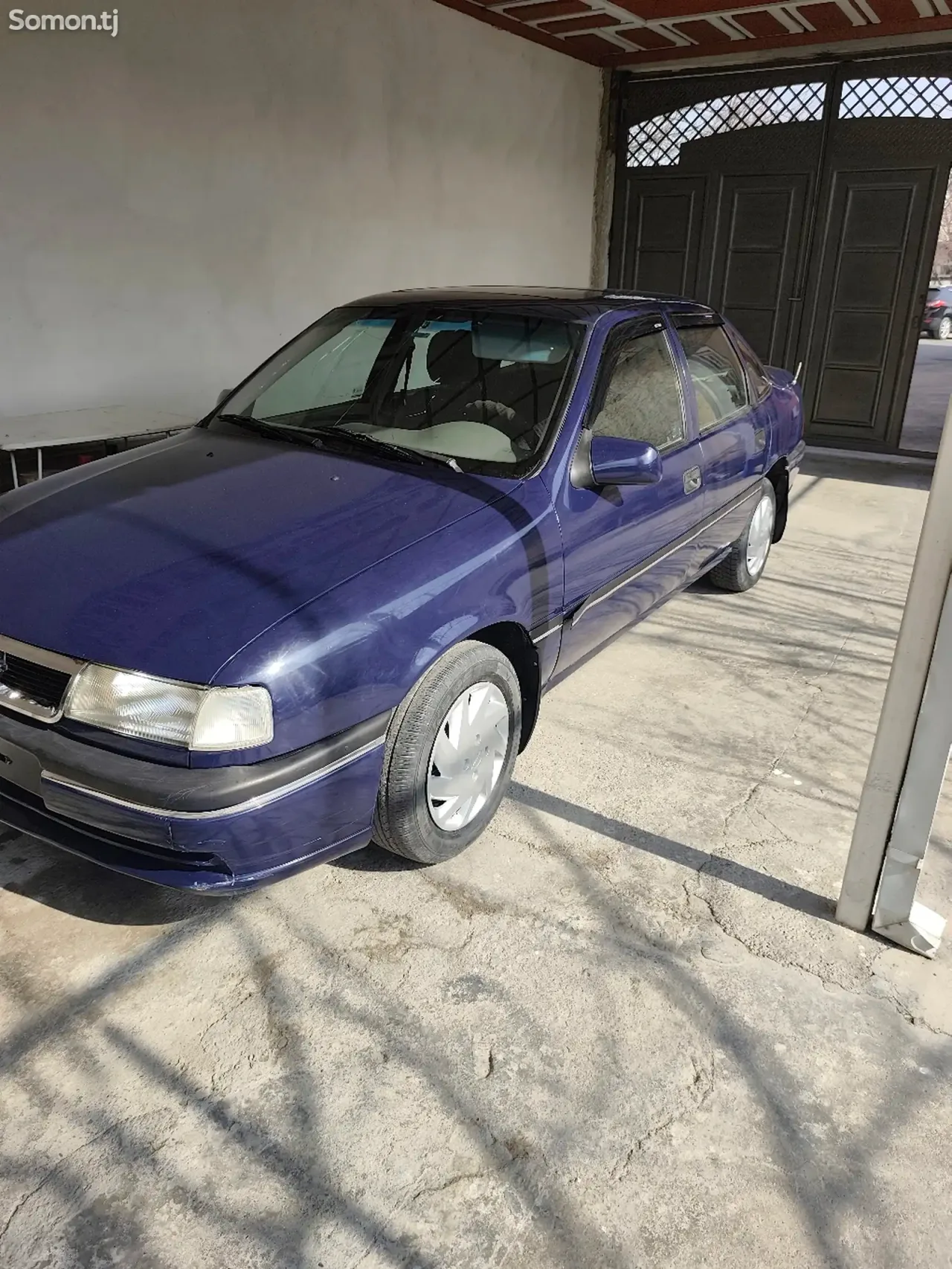 Opel Vectra A 1994 · 1.6 MT