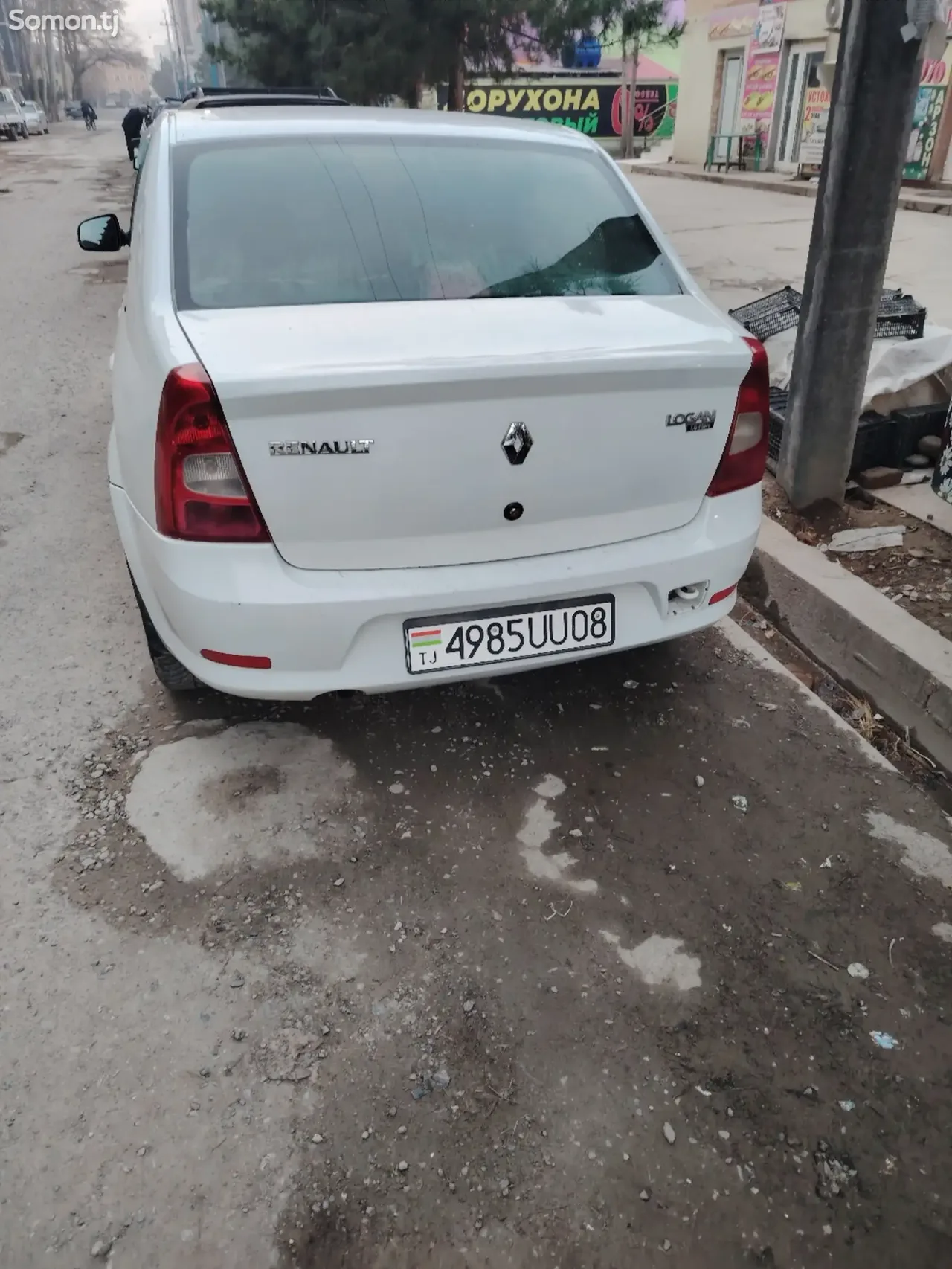 Renault Logan 2013 · 1.6 MT
