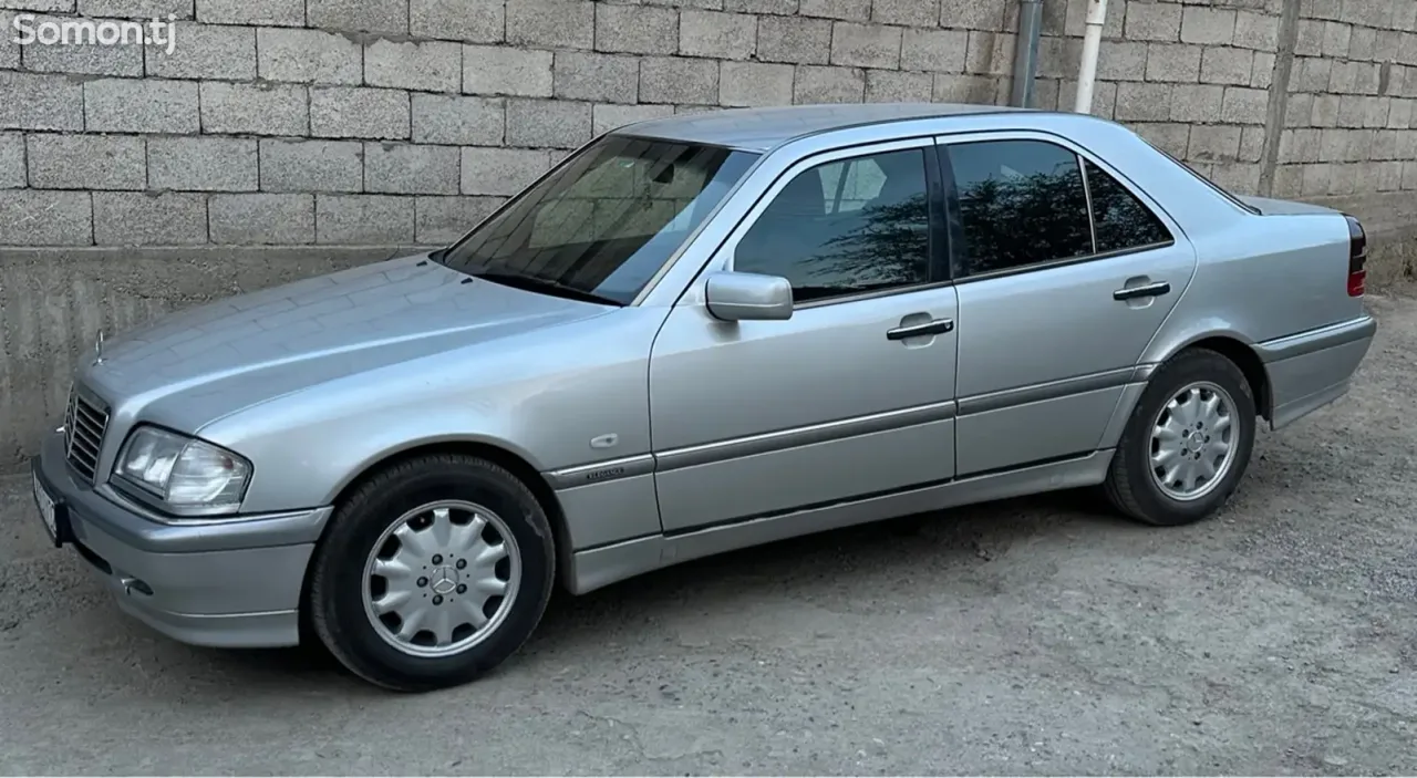 Mercedes-Benz E class 1998 · 2.0 AT