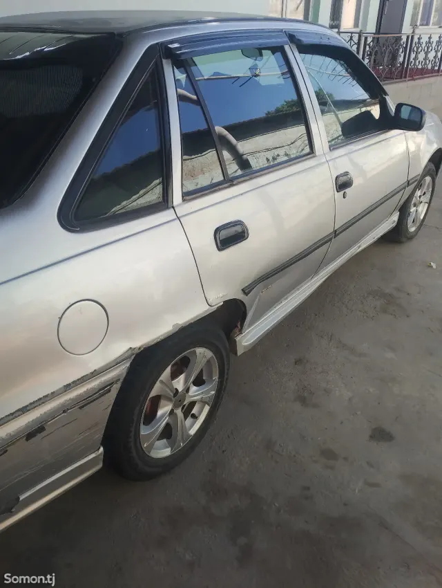 Daewoo Nexia 1994 · 1.6 MT