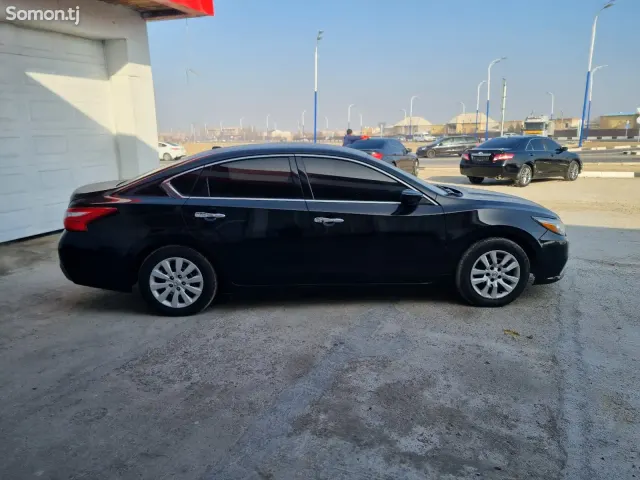 Nissan Altima 2017 · 2.5 AT