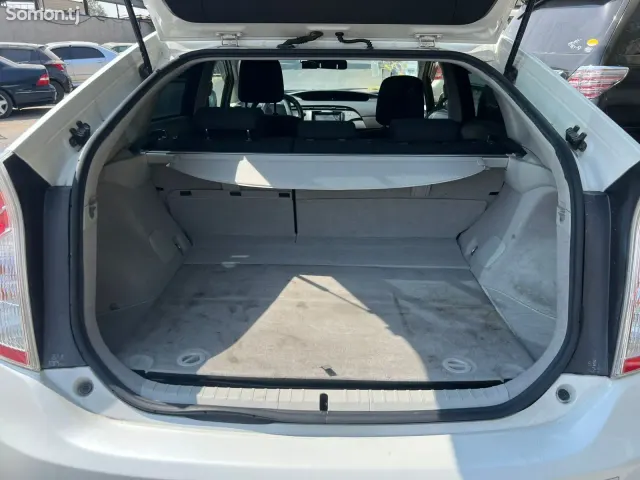 Toyota Prius 2014 · 1.5 AT