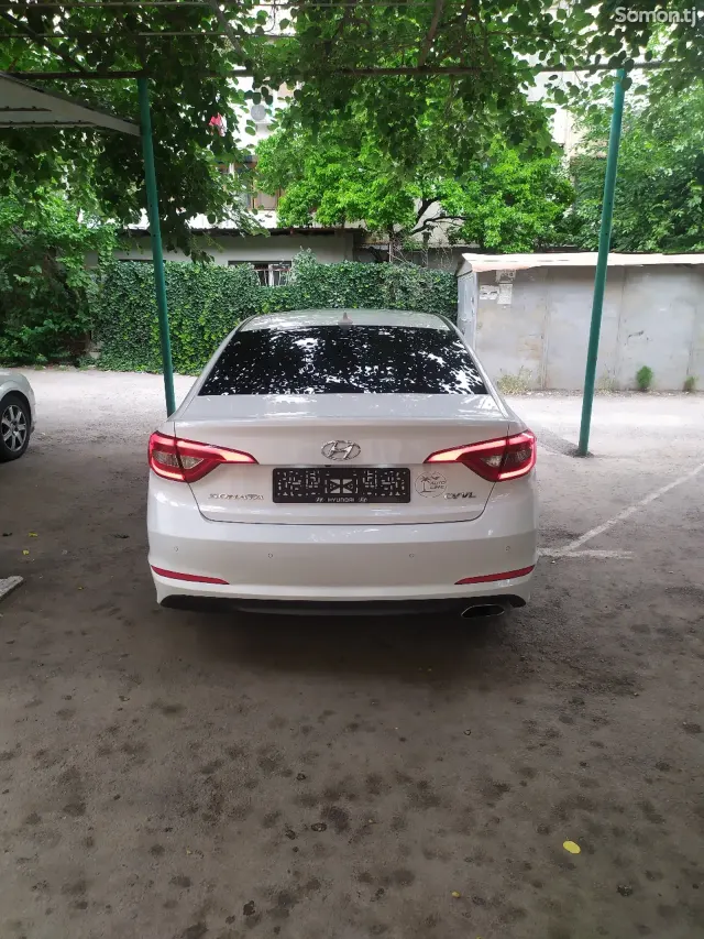 Hyundai Sonata 2015 · 2.0 AT