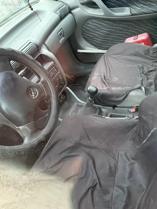 Opel Astra F 1993 · 1.6 MT