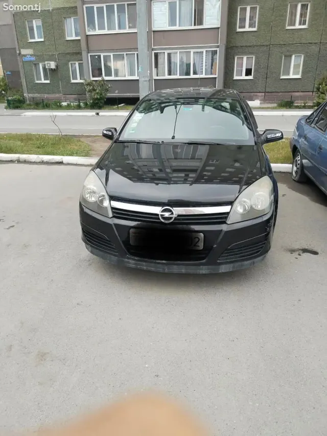 Opel Astra H 2004 · 1.8 MT