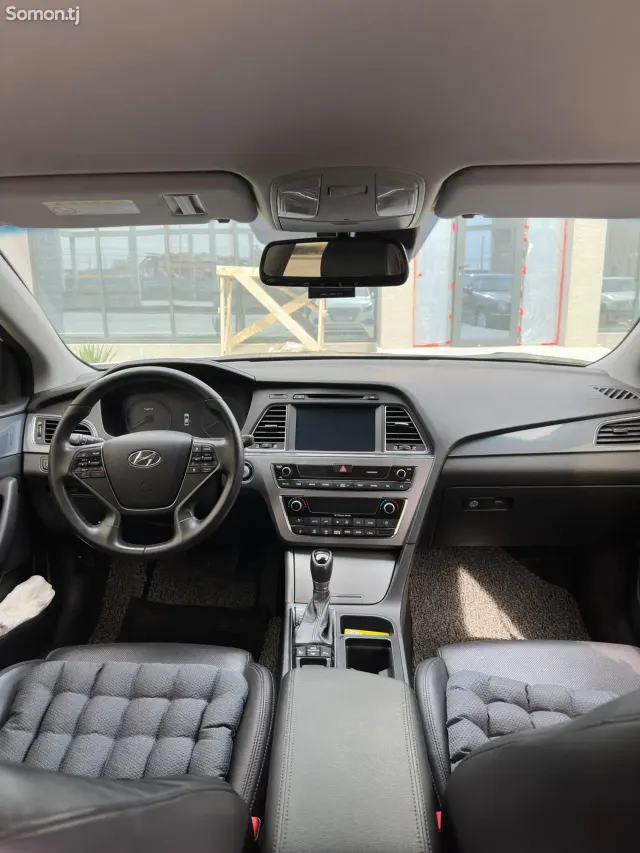 Hyundai Sonata 2015 · 2.0 AT