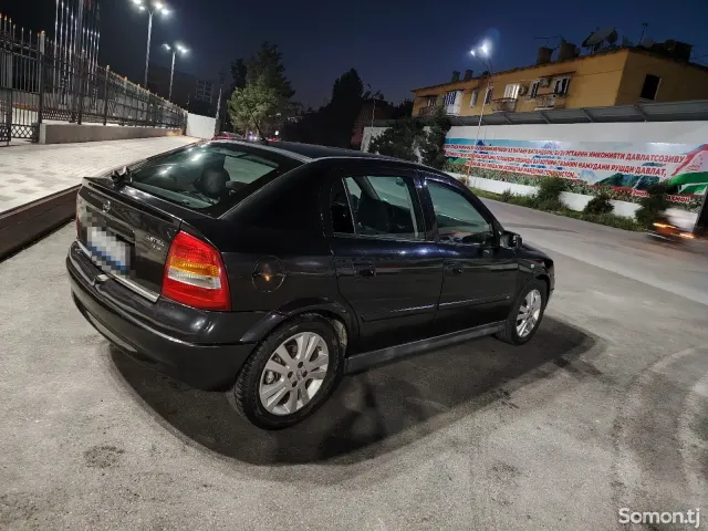 Opel Astra G 1999 · 1.6 MT