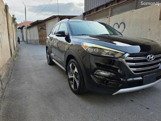 Hyundai Tucson 2016 · 1.6 AT