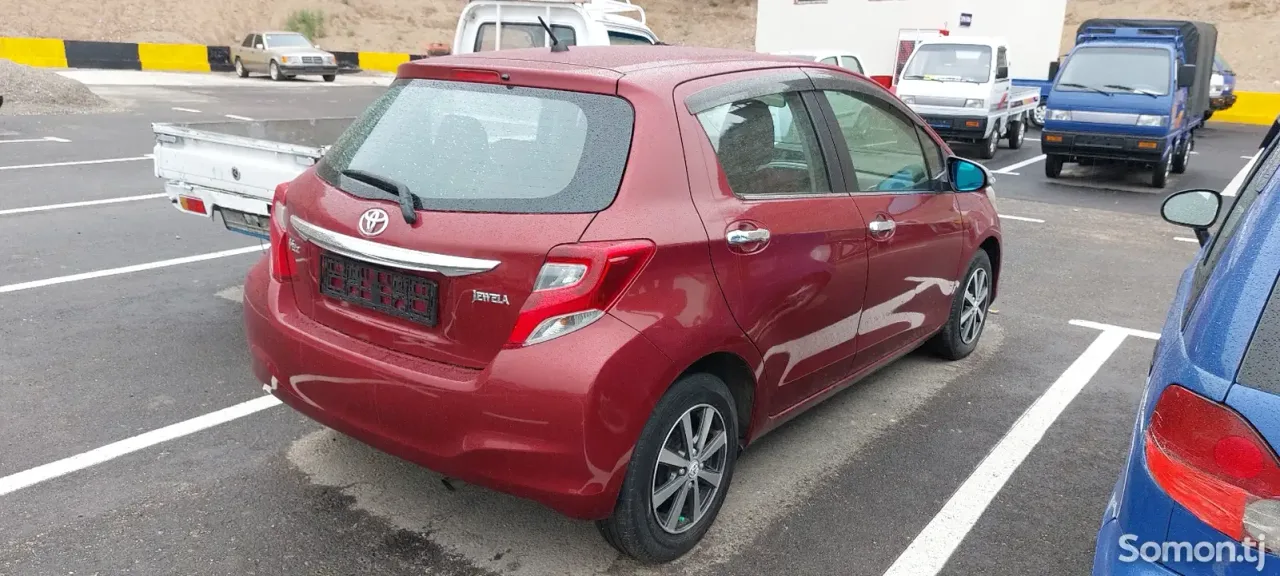 Toyota Vitz 2014 · 1.3 AT