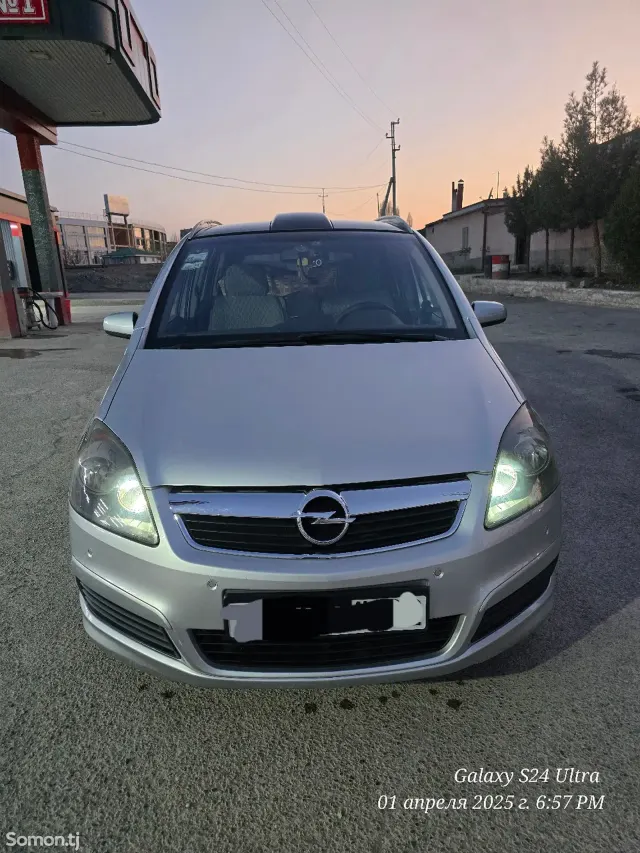 Opel Zafira 2007 · 2.2 AT