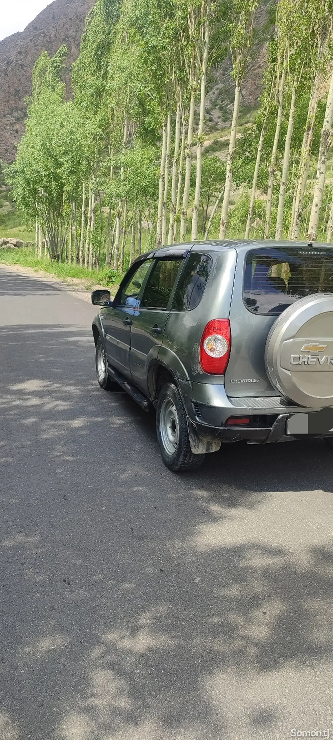 Chevrolet Niva 2012 · 1.7 MT