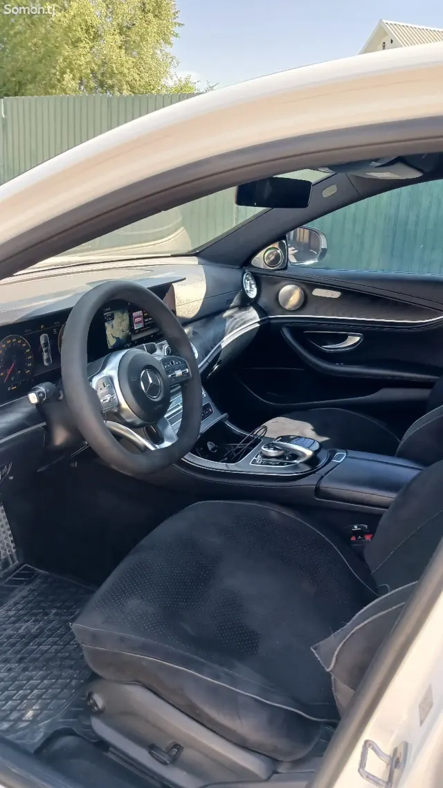 Mercedes-Benz E class 2019 · 2.0 AT