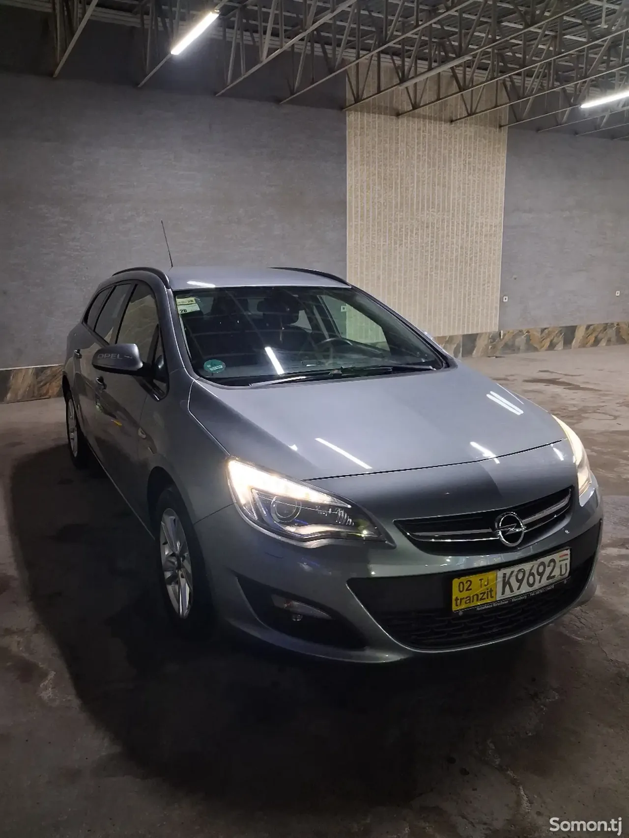 Opel Astra J 2014 · 1.4 MT