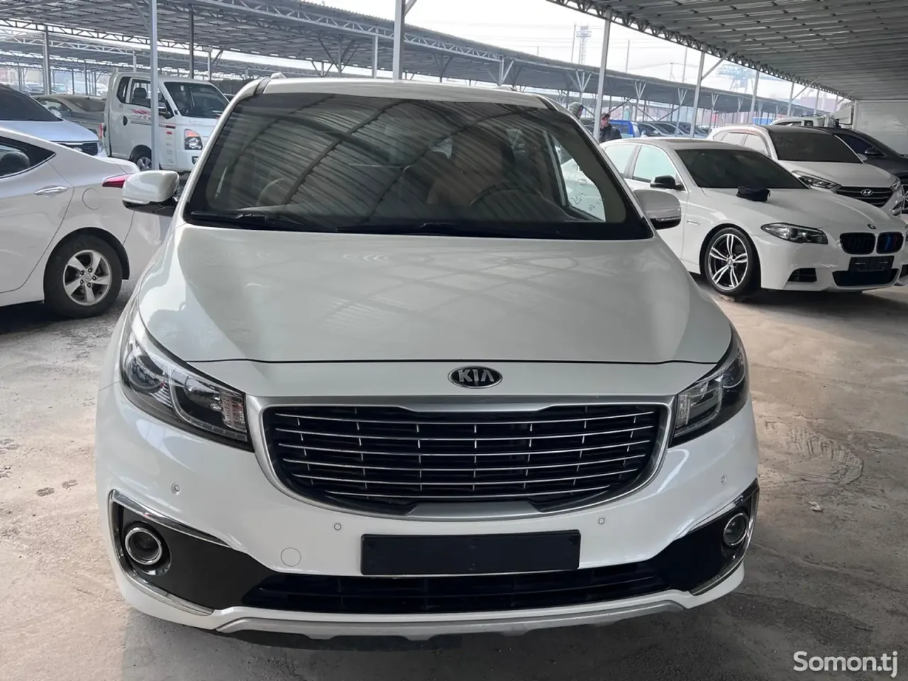 Kia Carnival 2014 · 2.2 AT