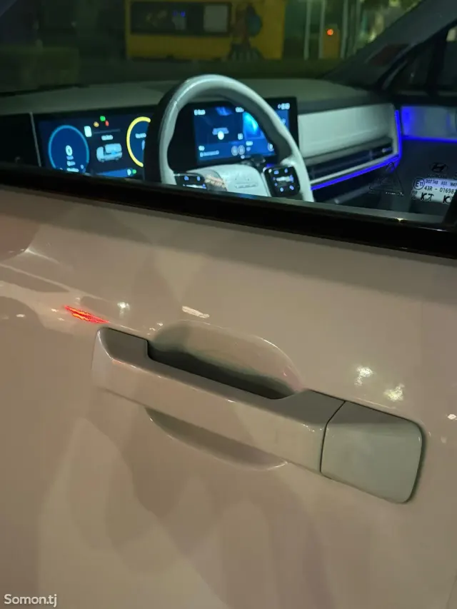 Hyundai Santa Fe 2025 · 1.6 AT