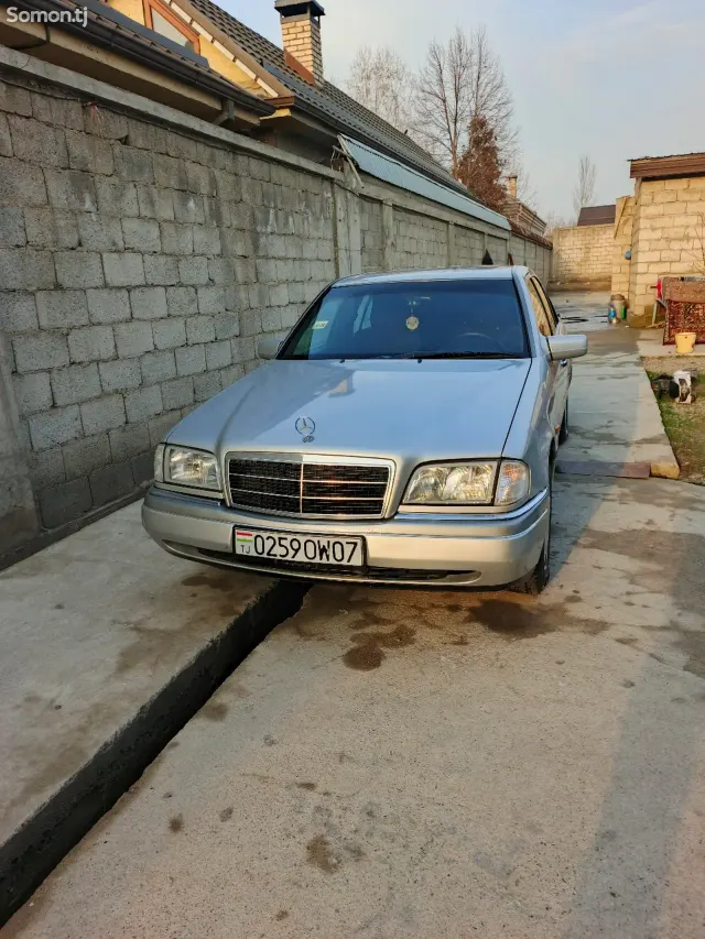 Mercedes-Benz C class 1995 · 2.0 AT