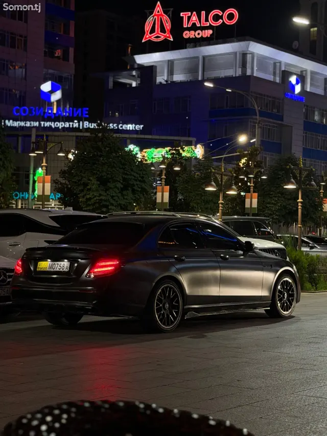Mercedes-Benz E class 2016 · 2.0 AT