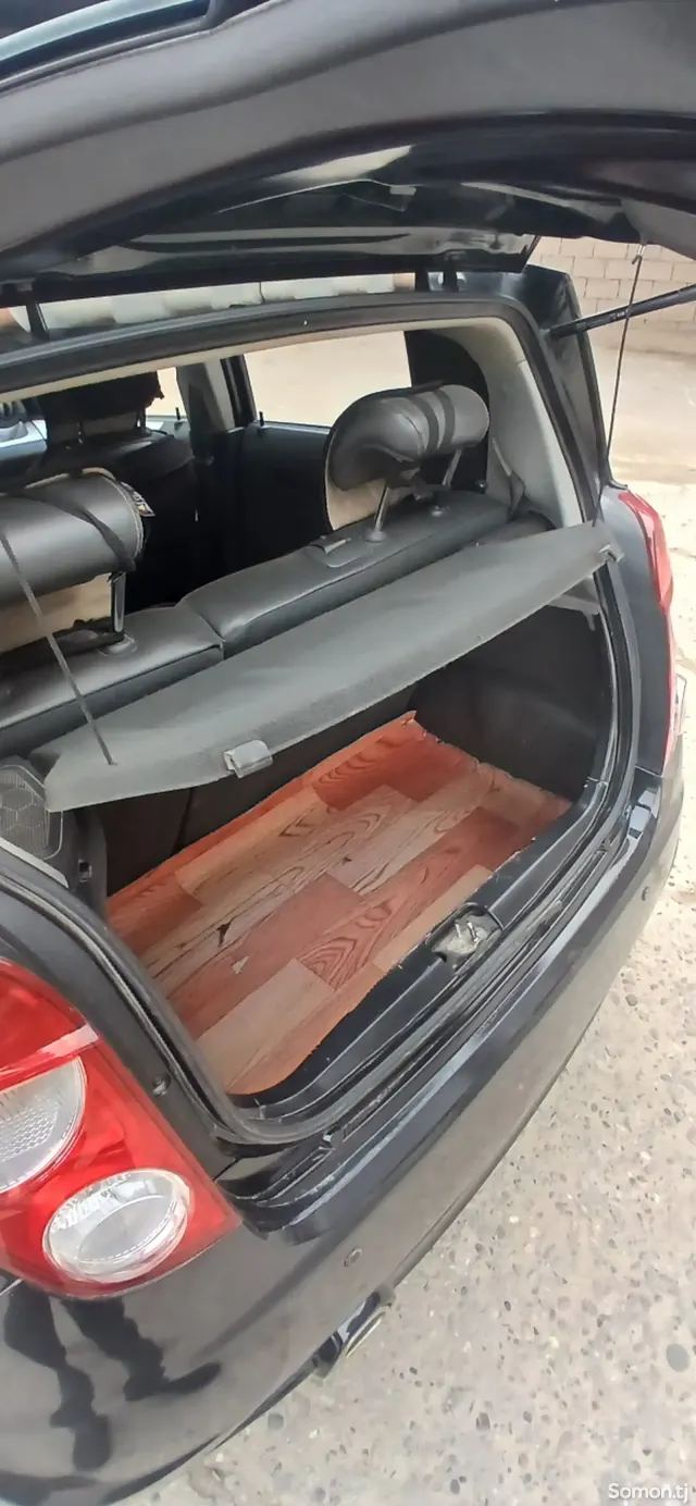Chevrolet Spark 2014 · 1.0 AT
