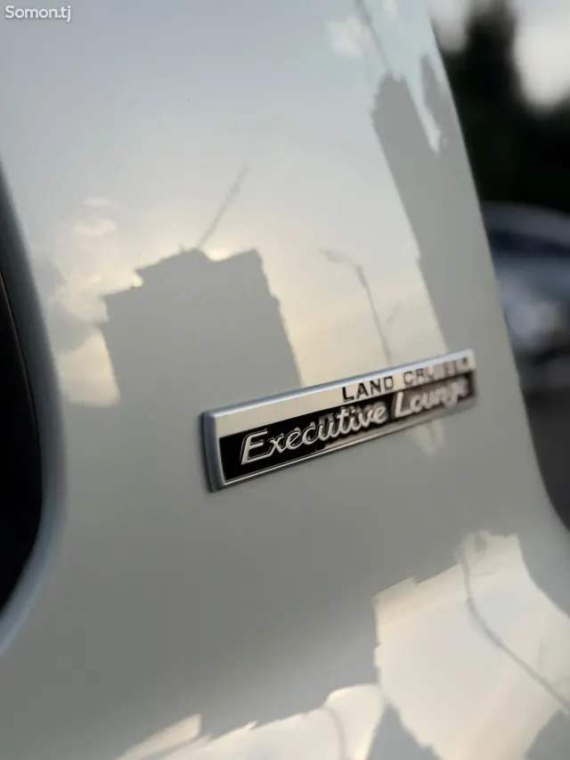 Toyota Land Cruiser 2016 · 4.6 AT