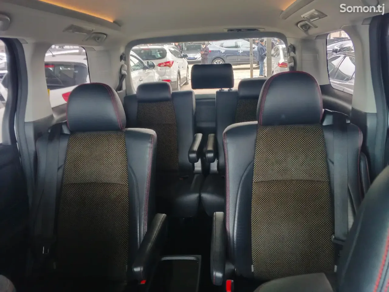 Toyota Vellfire 2014 · 2.4 AT