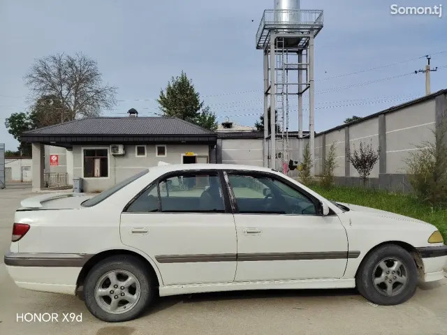 Toyota Carina 1999 · 1.8 AT