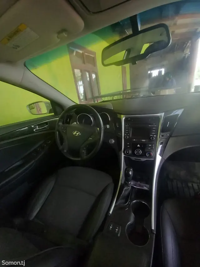 Hyundai Sonata 2014 · 2.0 AT