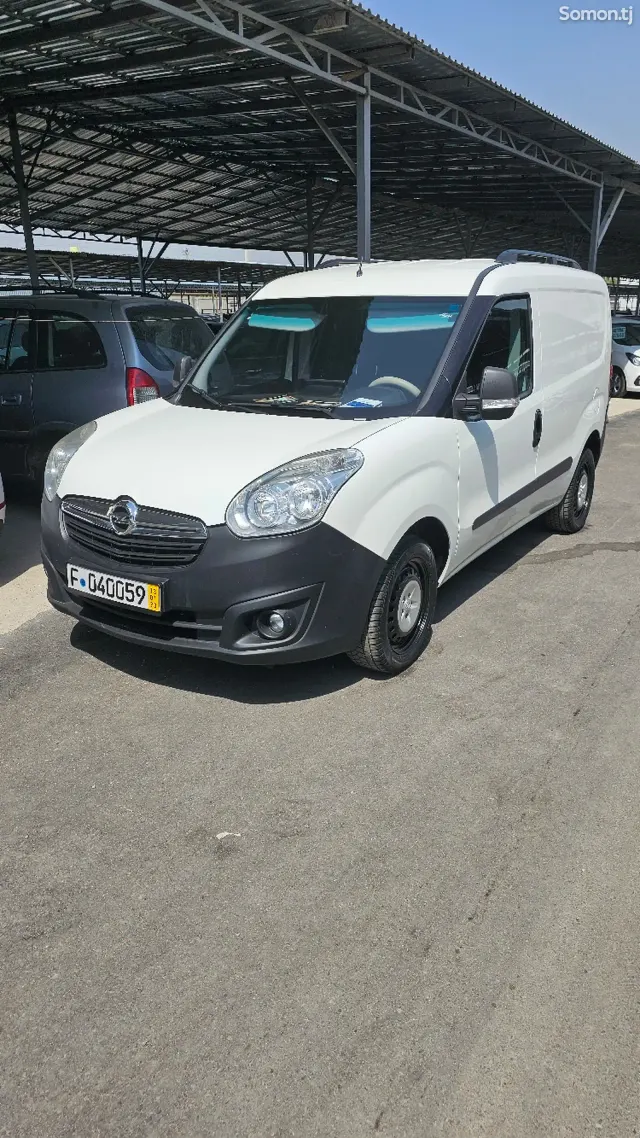 Opel Combo 2015 · 1.4 MT