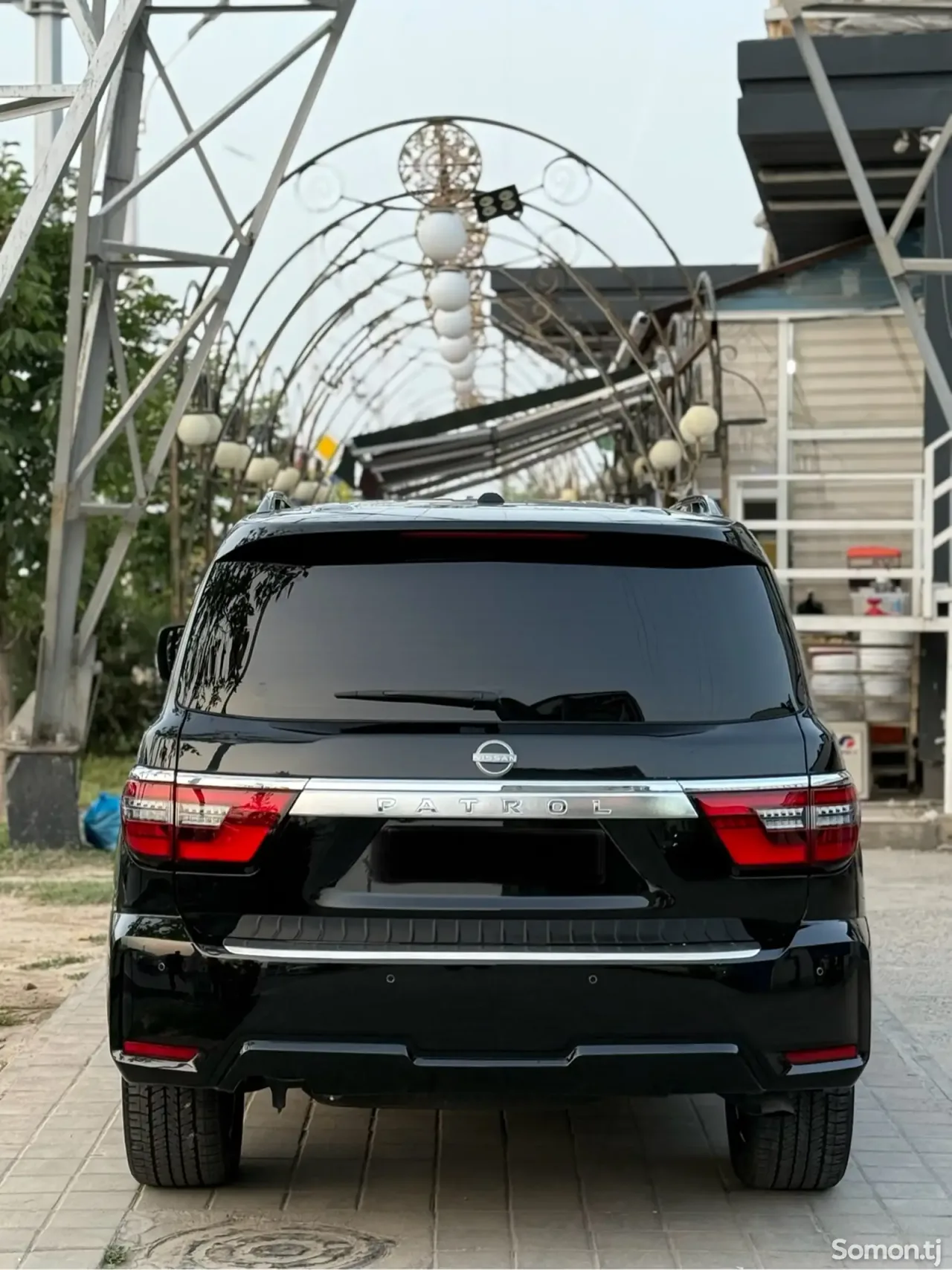 Nissan Patrol 2021 · 5.6 AT